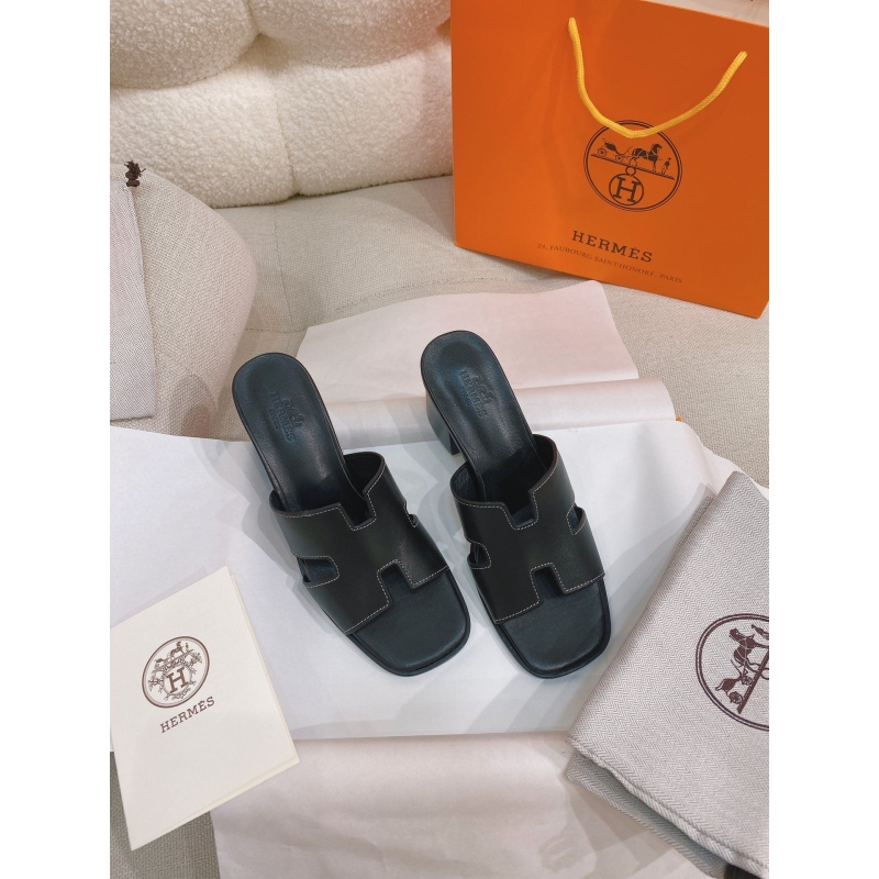 H**mes slippers